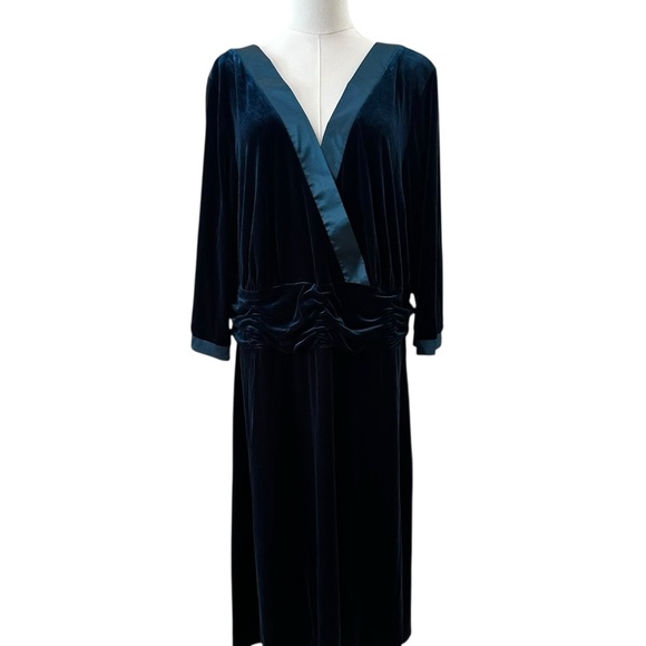 Women's 22W Velvet Formal Shift V-Neck Cocktail Party Wedding Guest Midi Dress - Picture 1 of 6